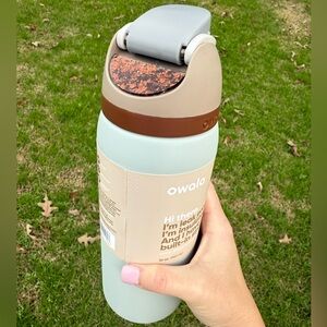 32oz Owala with *customized* topper